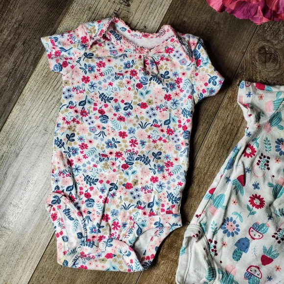 Carter's Baby Girl 3 Month Floral and Cactus Top Bundle - Picture 8 of 11